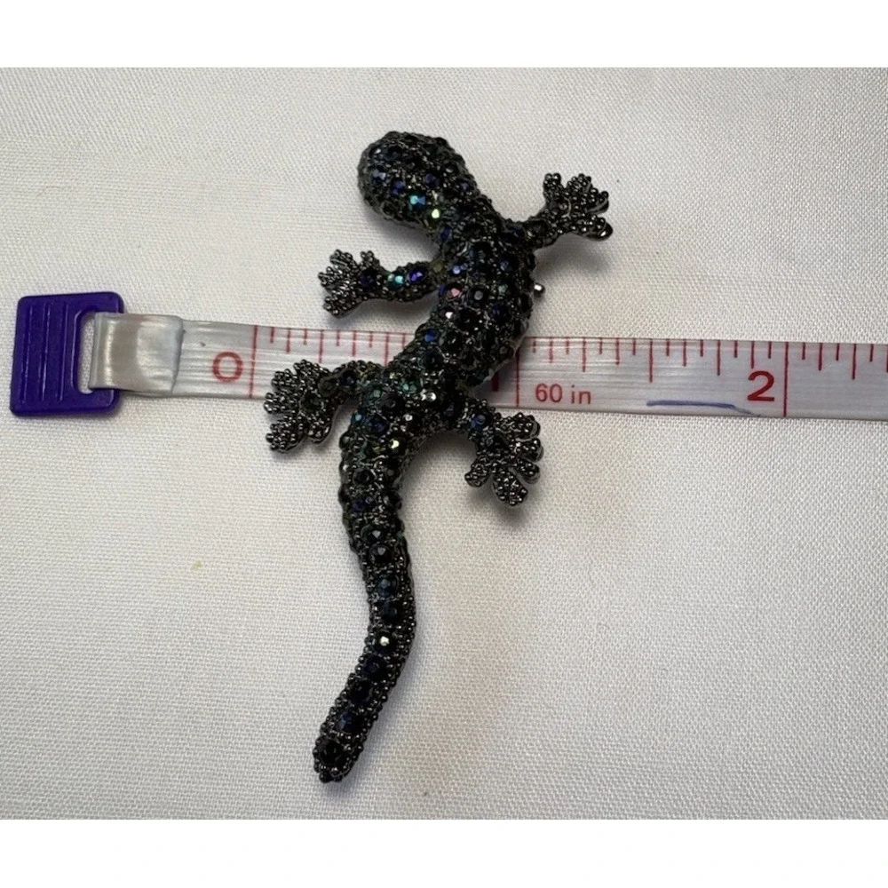 Vintage Sparkling Gecko Lizard Brooch Pin Estate Gift Boxed Iridescent Crystals